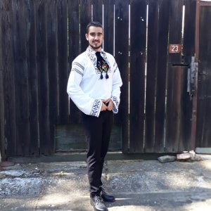 Sunt student și ofer meditații la limba franceză