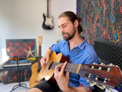 Cursuri de Chitară, Cajon, Ukulele - pentru adulți și copii 7+